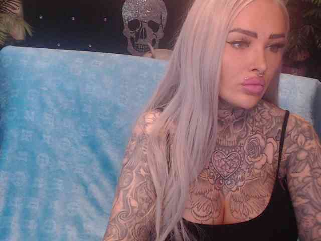 MilaElaine webcam