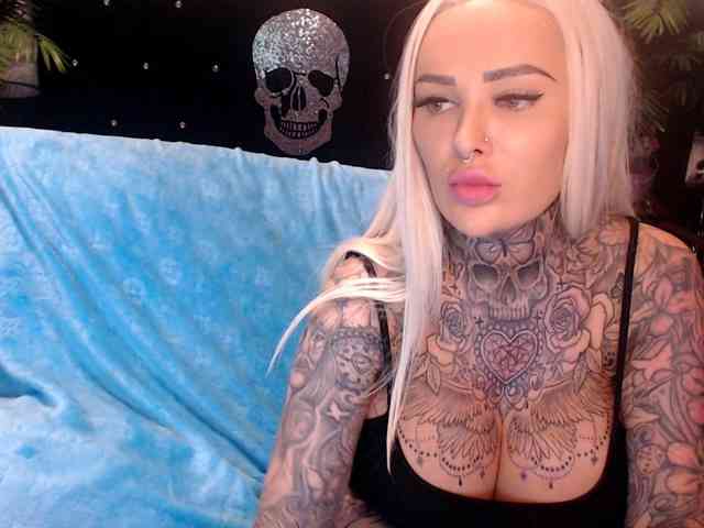 MilaElaine webcam
