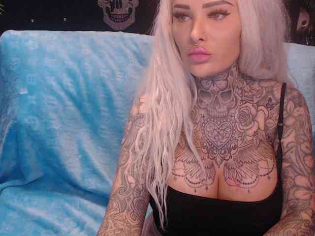 MilaElaine webcam