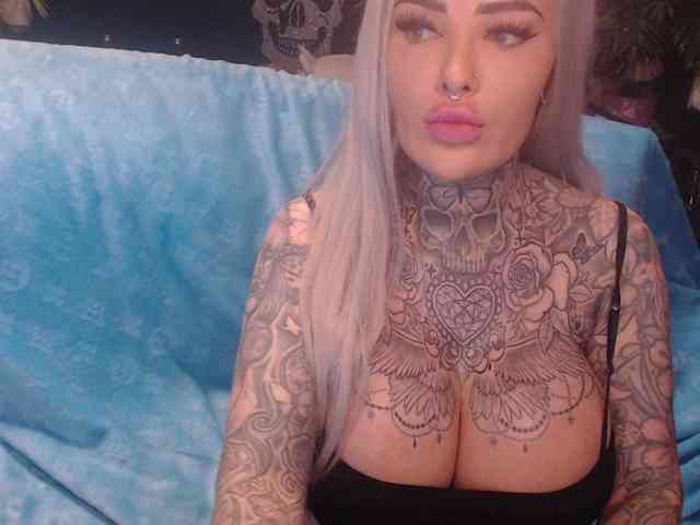 MilaElaine webcam