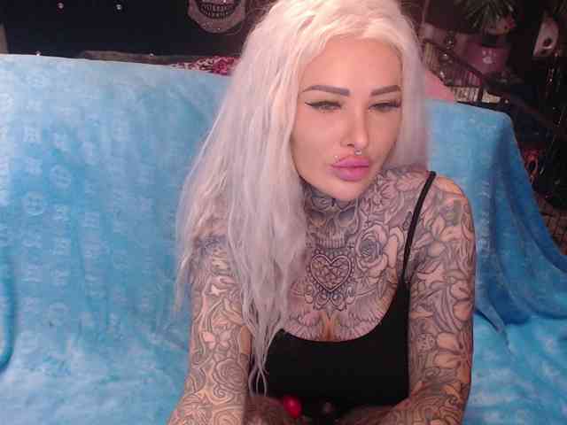 MilaElaine webcam
