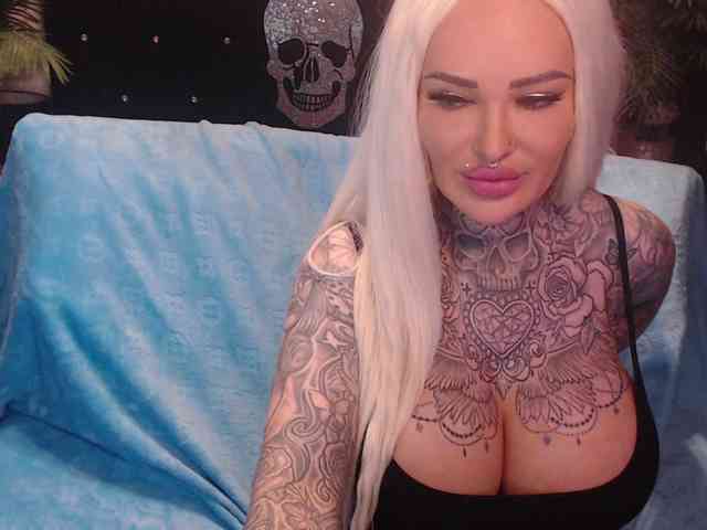 MilaElaine webcam