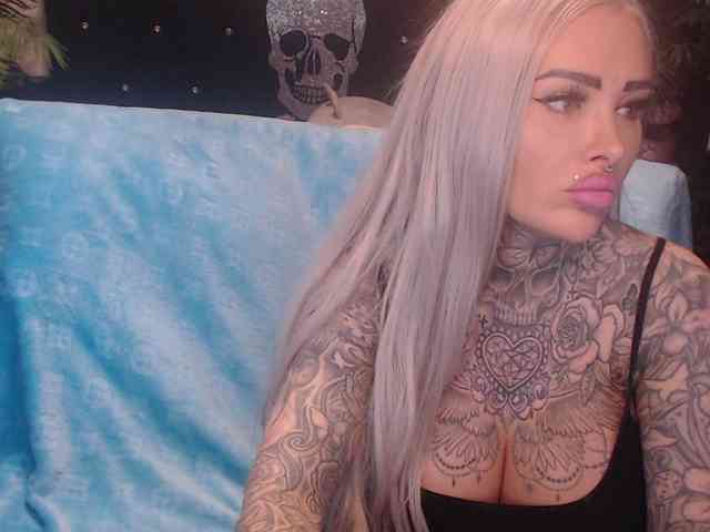 MilaElaine webcam