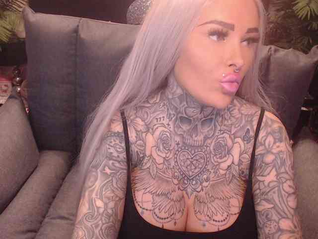 MilaElaine webcam