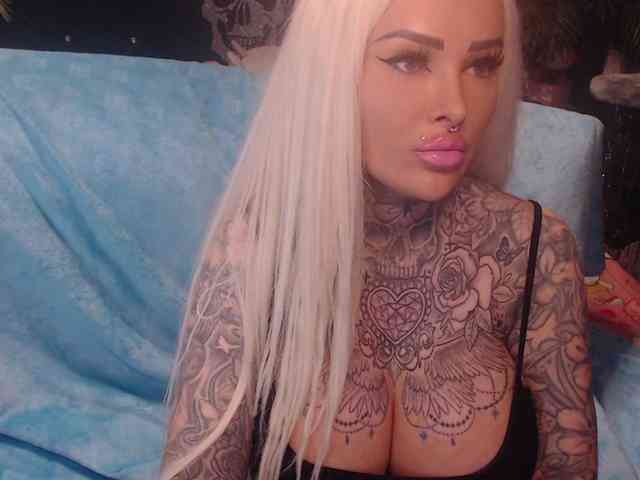 MilaElaine webcam
