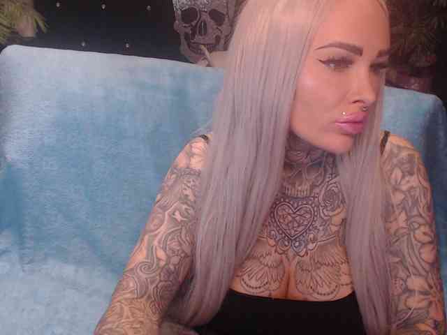 MilaElaine webcam