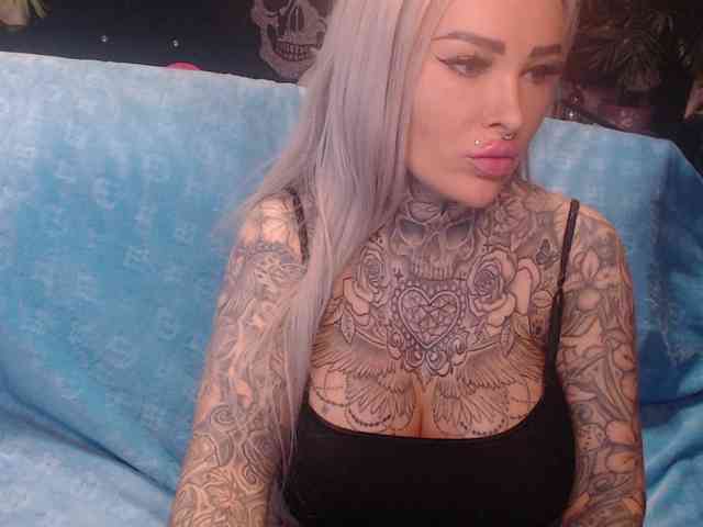 MilaElaine webcam