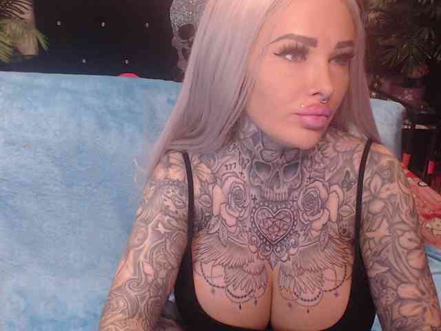 MilaElaine webcam