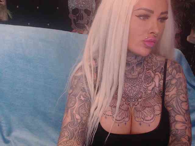 MilaElaine webcam