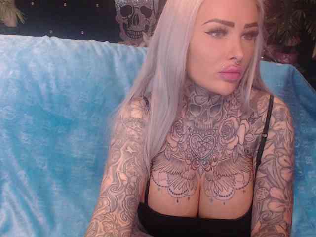 MilaElaine webcam