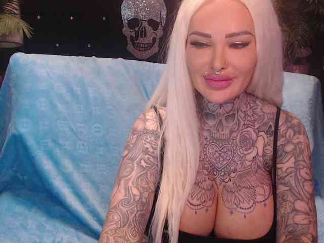 MilaElaine webcam