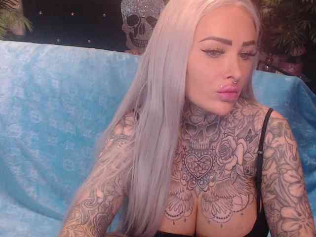 MilaElaine webcam