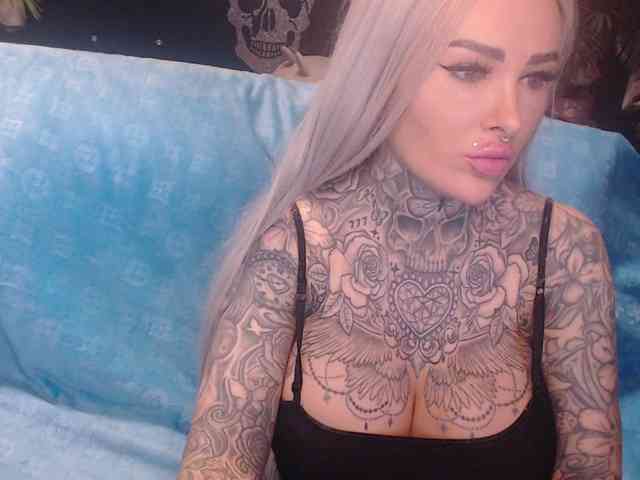 MilaElaine webcam