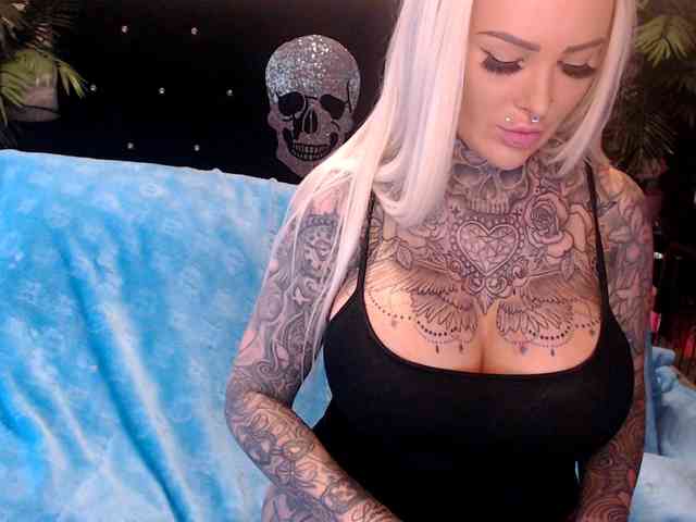 MilaElaine webcam