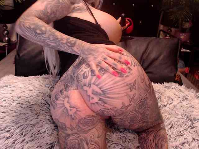 MilaElaine webcam