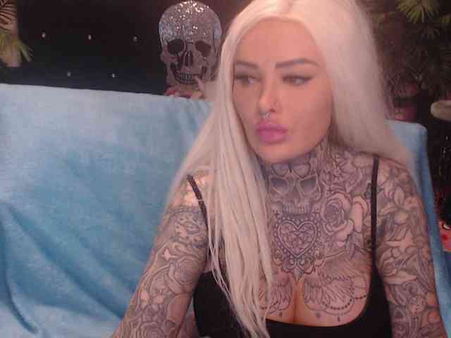 MilaElaine webcam