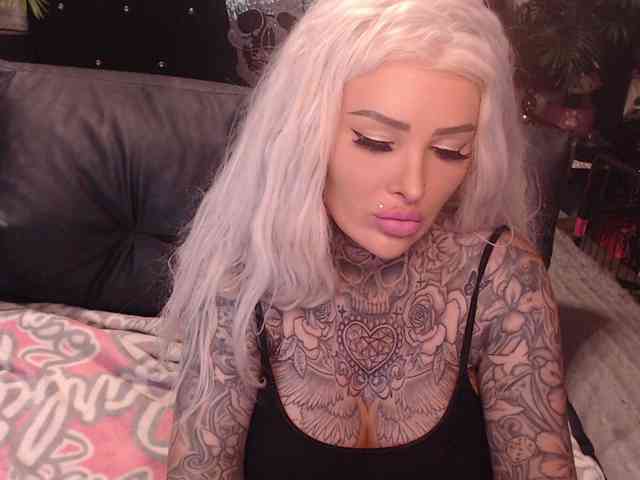 MilaElaine webcam