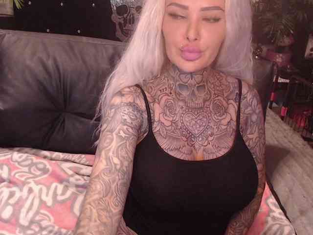 MilaElaine webcam