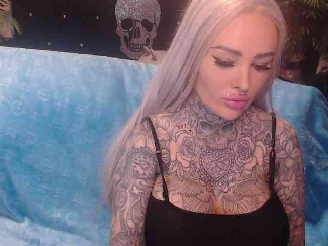 MilaElaine webcam