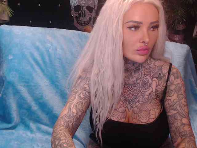 MilaElaine webcam