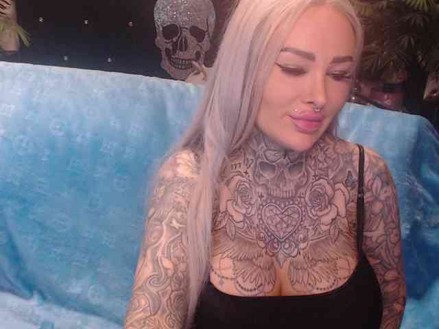 MilaElaine webcam