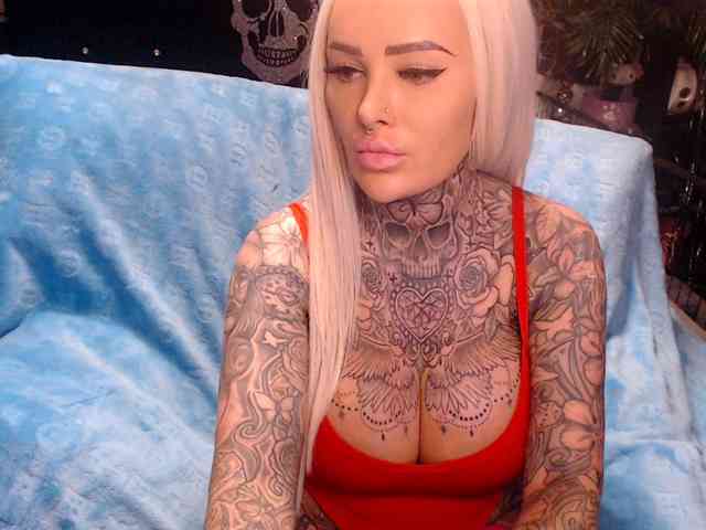 MilaElaine webcam