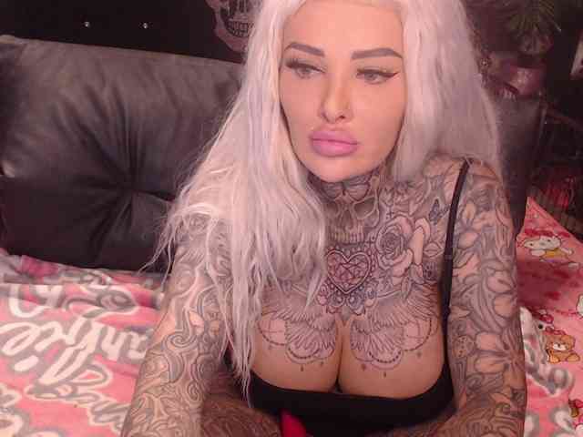 MilaElaine webcam