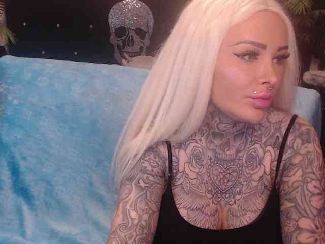 MilaElaine webcam
