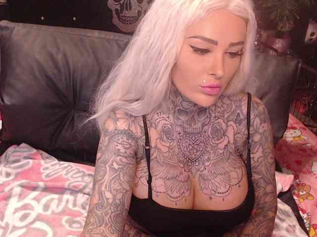 MilaElaine webcam
