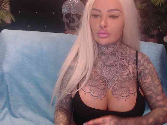 MilaElaine webcam