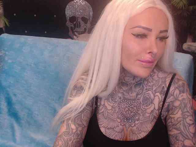 MilaElaine webcam