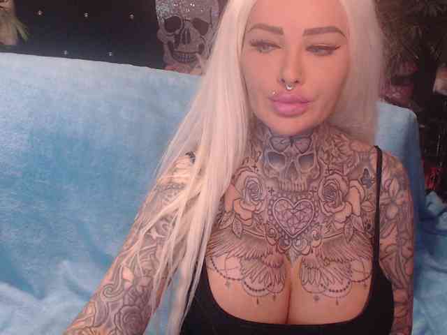 MilaElaine webcam