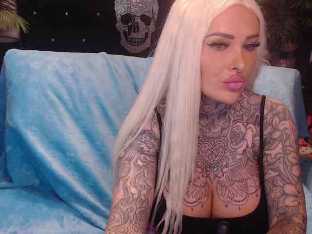 MilaElaine webcam