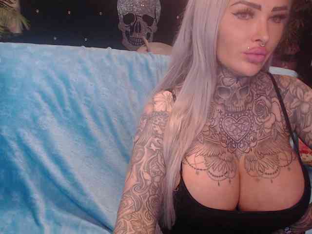 MilaElaine webcam