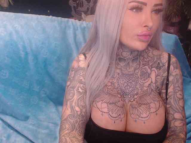 MilaElaine webcam