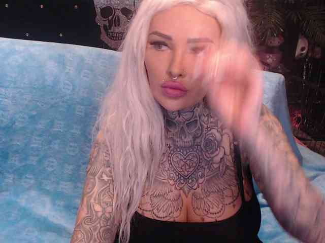 MilaElaine webcam