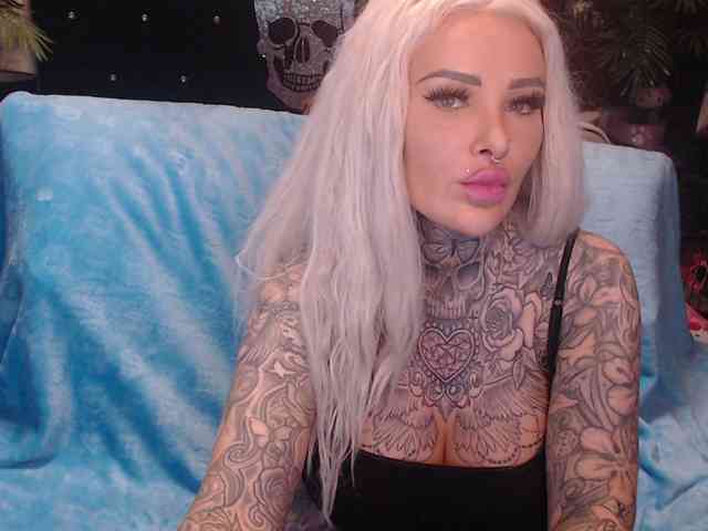 MilaElaine webcam