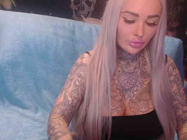 MilaElaine webcam