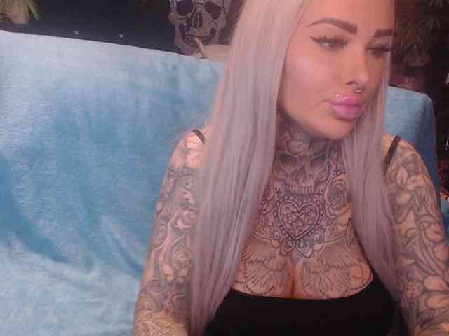 MilaElaine webcam