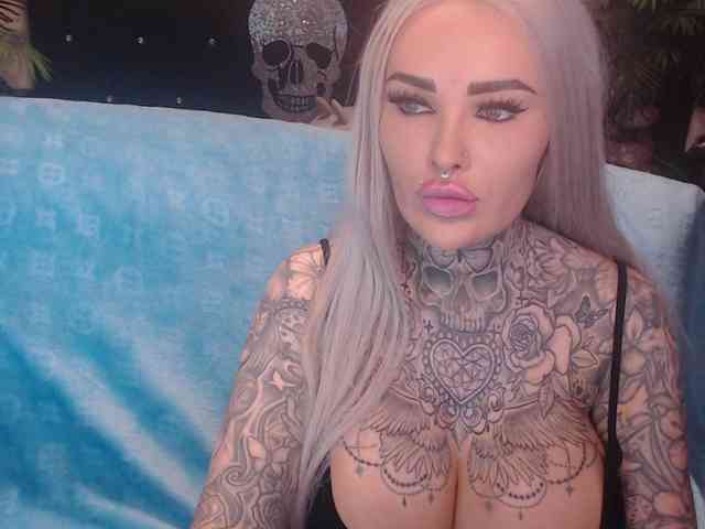 MilaElaine webcam
