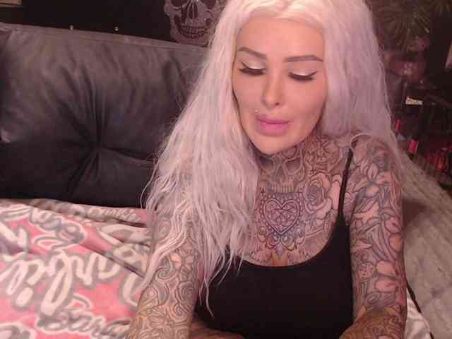 MilaElaine webcam