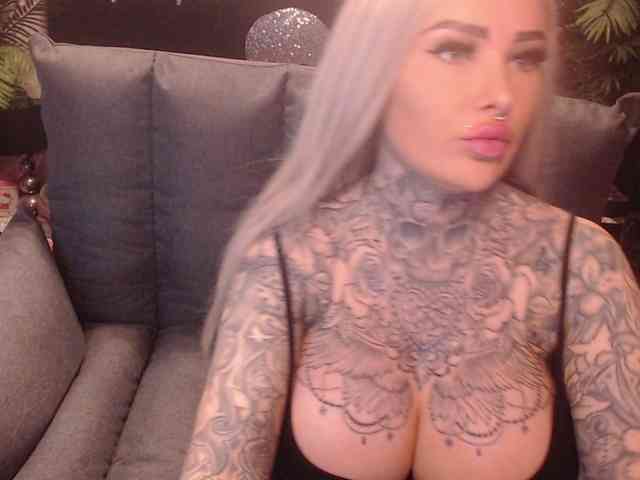 MilaElaine webcam