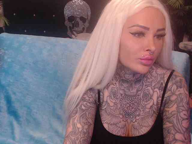 MilaElaine webcam