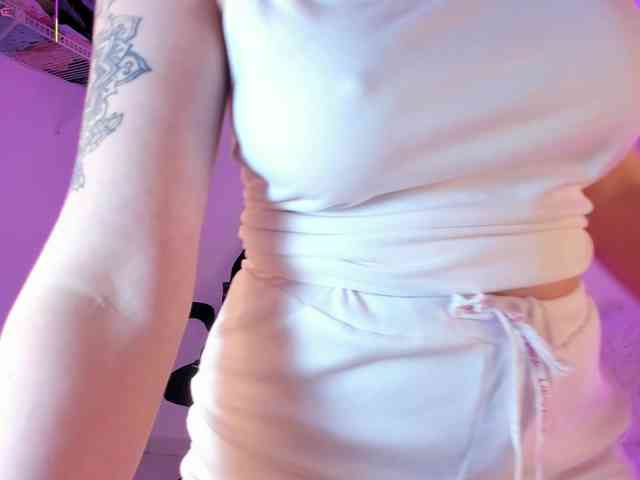 erika18love webcam