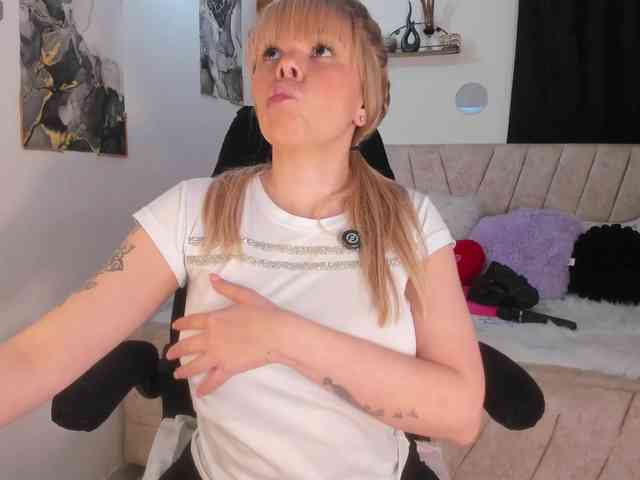 erika18love webcam