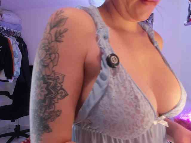 erika18love webcam