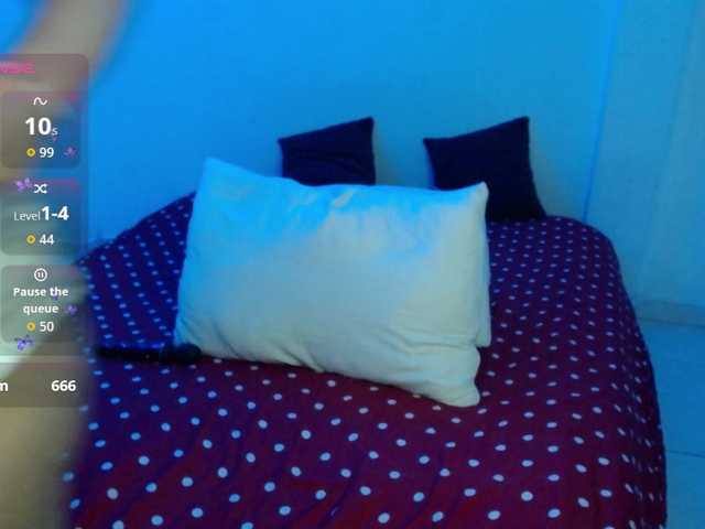 Alyson-'s BongaCams show and profile