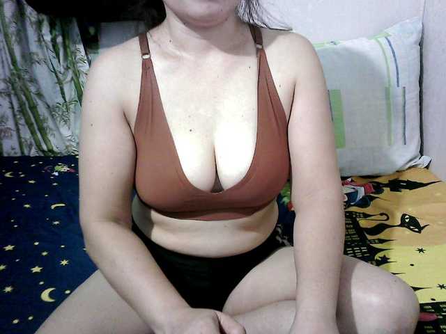 erica-4u's BongaCams show and profile