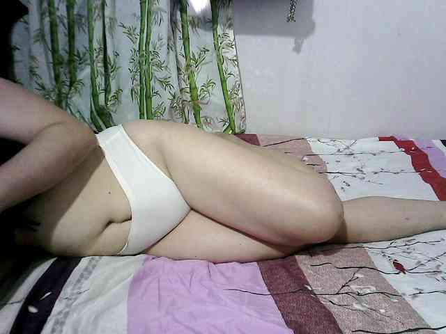 erica-4u Live Webcam on BongaCams