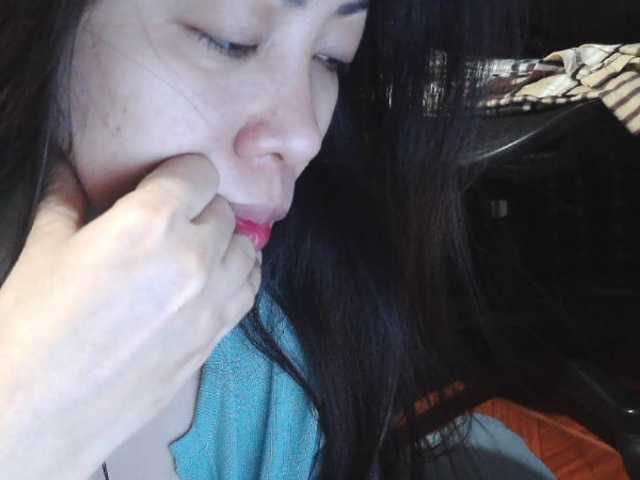 Kazzandra webcam bongacams model stream image